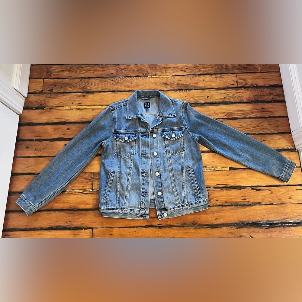 NWOT GAP Women’s Denim Jacket | Small - Picture 3 of 9